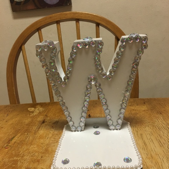 Letter W - Picture 2 of 8